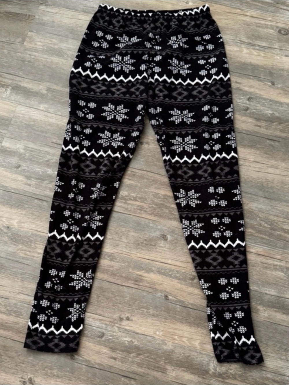 black and white Fair Isle knit patterned leggings